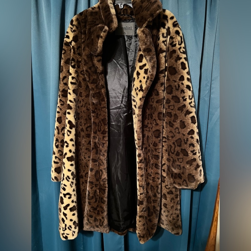 Fabulous Faux Fur 3/4 length Coat!